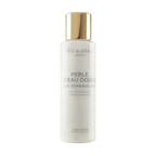 Perle d'eau sur fond blanc