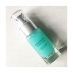 Pierre de Malachite sur fond blanc